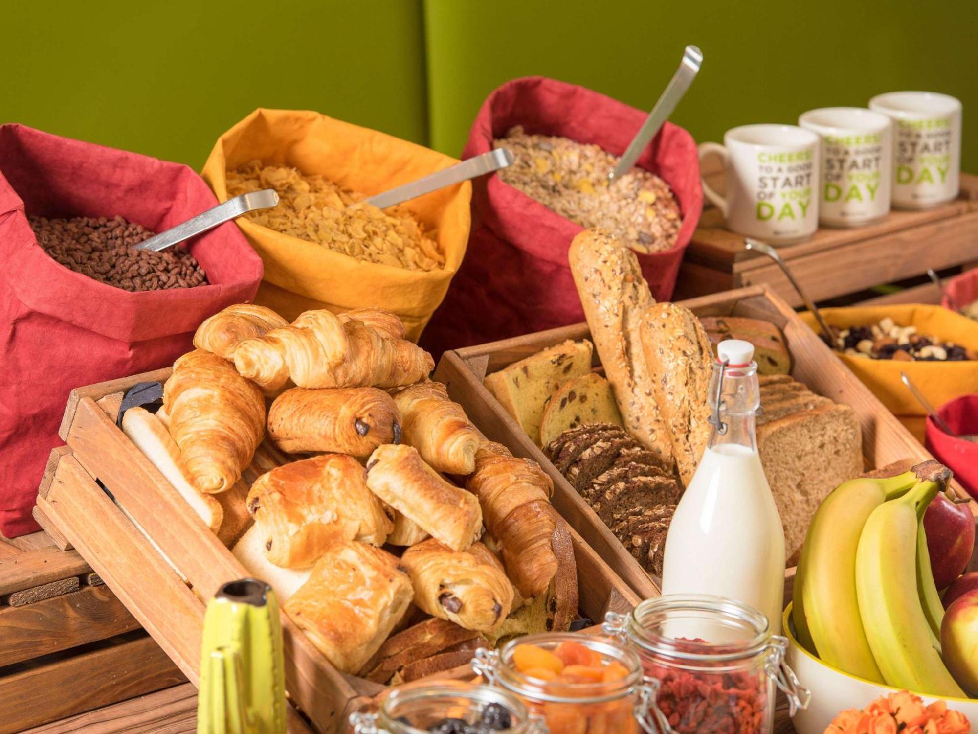 Ibis Budget Rouen Parc Des Expos Zenith Saint-Etienne-du-Rouvray Ngoại thất bức ảnh
