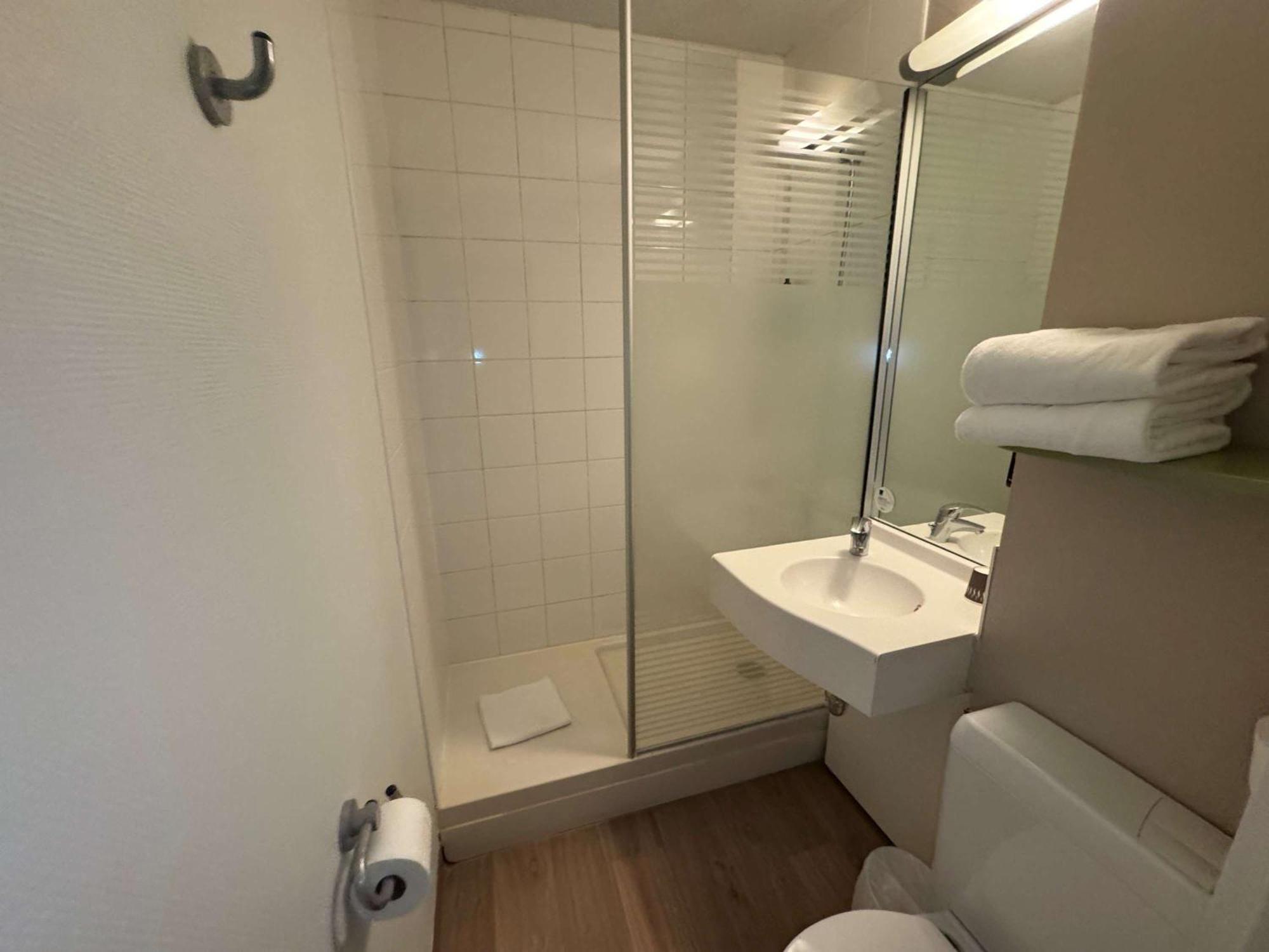 Ibis Budget Rouen Parc Des Expos Zenith Saint-Etienne-du-Rouvray Ngoại thất bức ảnh